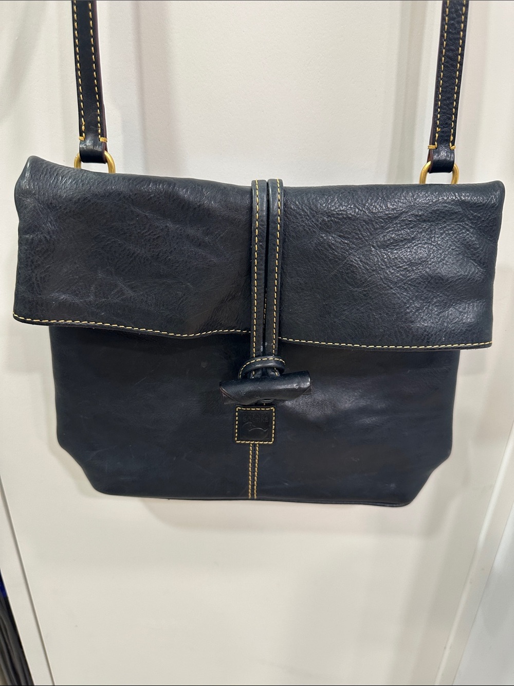 Dooney & Bourke Médium Florentine Toggle Classic Black Leather Crossbody Bag
